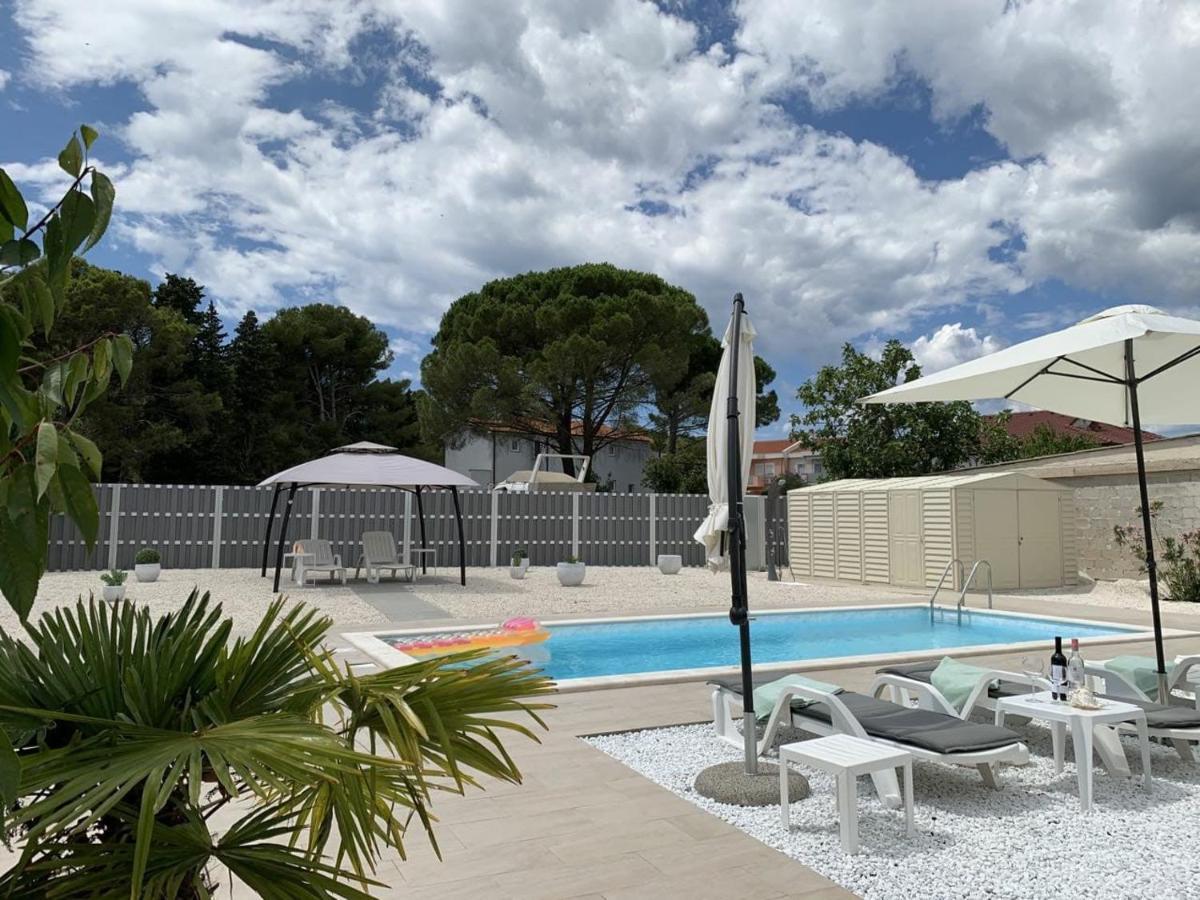 Apartamento Grey Pearl With Free Ev Ch-Station Valbandon Exterior foto