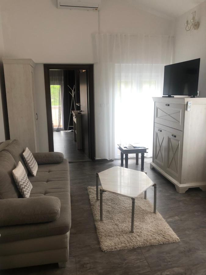 Apartamento Grey Pearl With Free Ev Ch-Station Valbandon Exterior foto