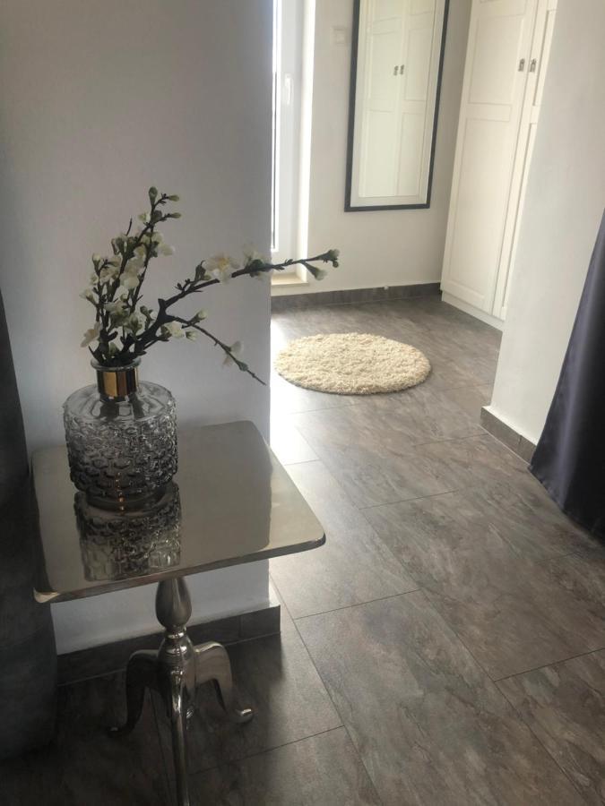 Apartamento Grey Pearl With Free Ev Ch-Station Valbandon Exterior foto