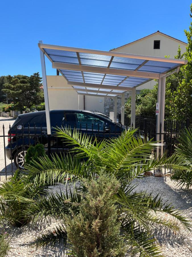 Apartamento Grey Pearl With Free Ev Ch-Station Valbandon Exterior foto