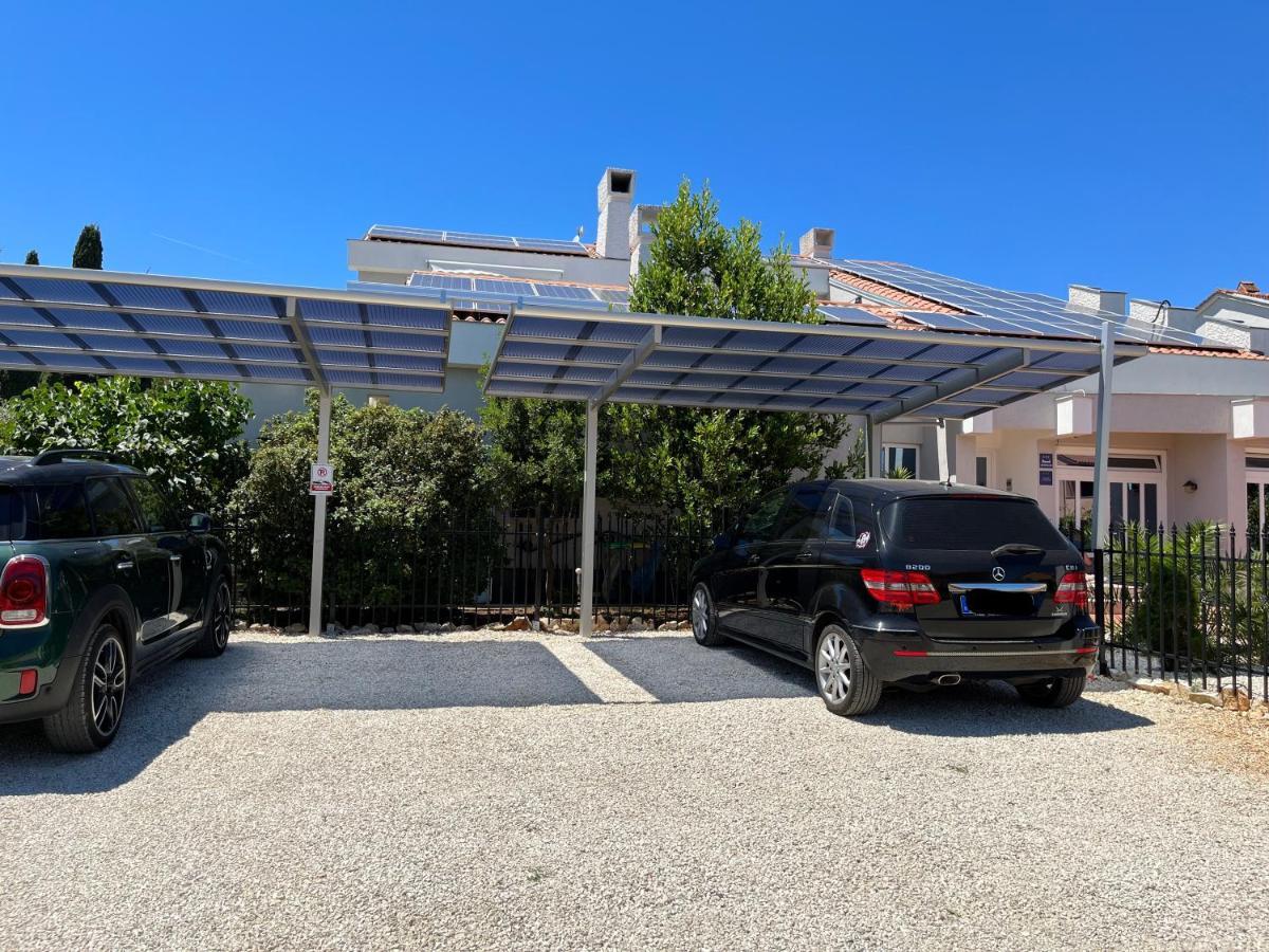 Apartamento Grey Pearl With Free Ev Ch-Station Valbandon Exterior foto