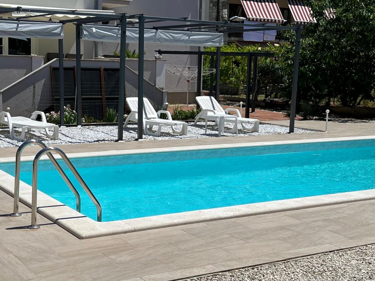 Apartamento Grey Pearl With Free Ev Ch-Station Valbandon Exterior foto