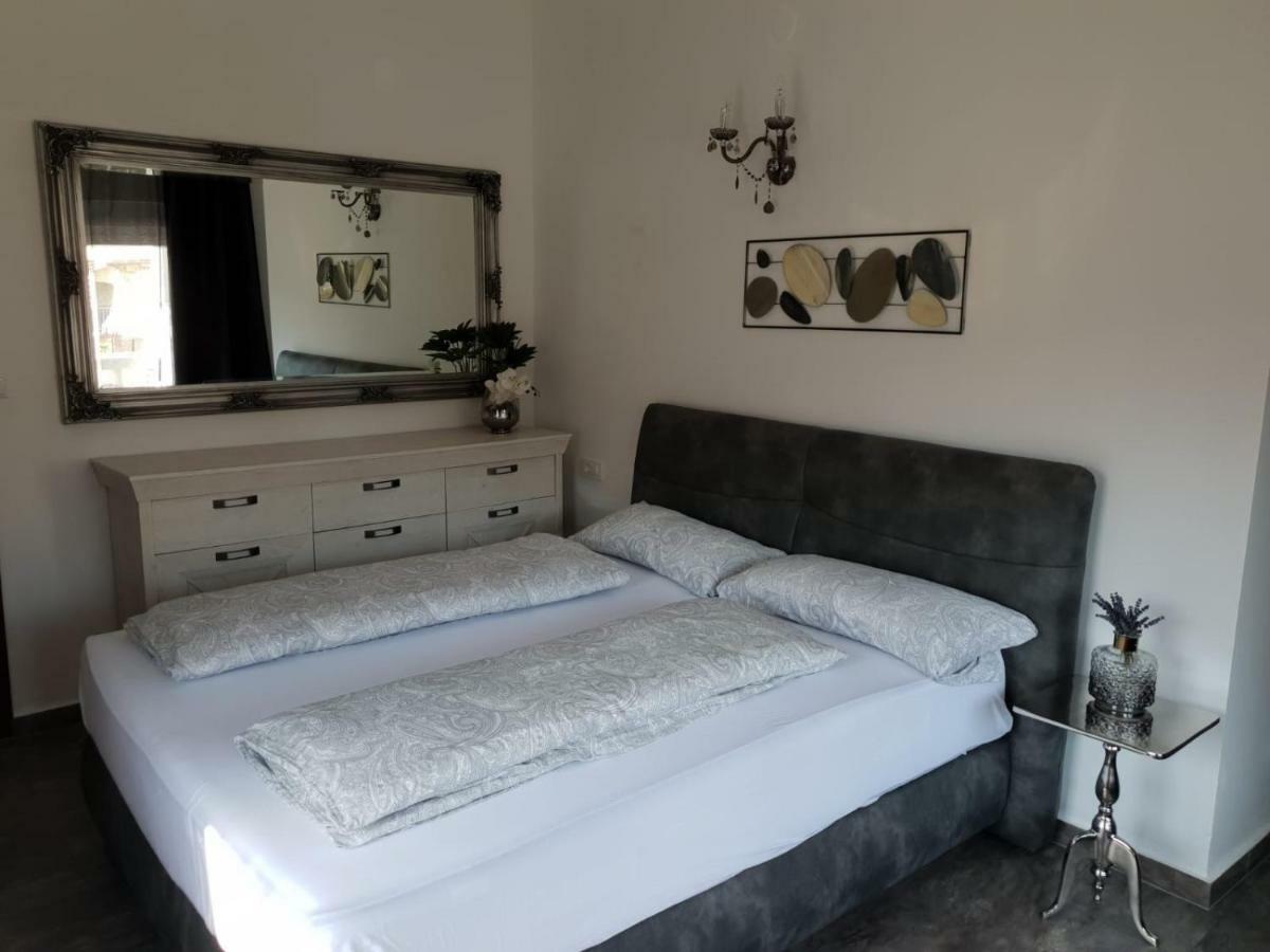 Apartamento Grey Pearl With Free Ev Ch-Station Valbandon Exterior foto