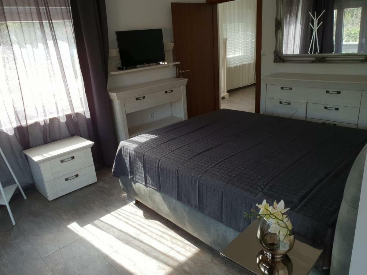 Apartamento Grey Pearl With Free Ev Ch-Station Valbandon Exterior foto