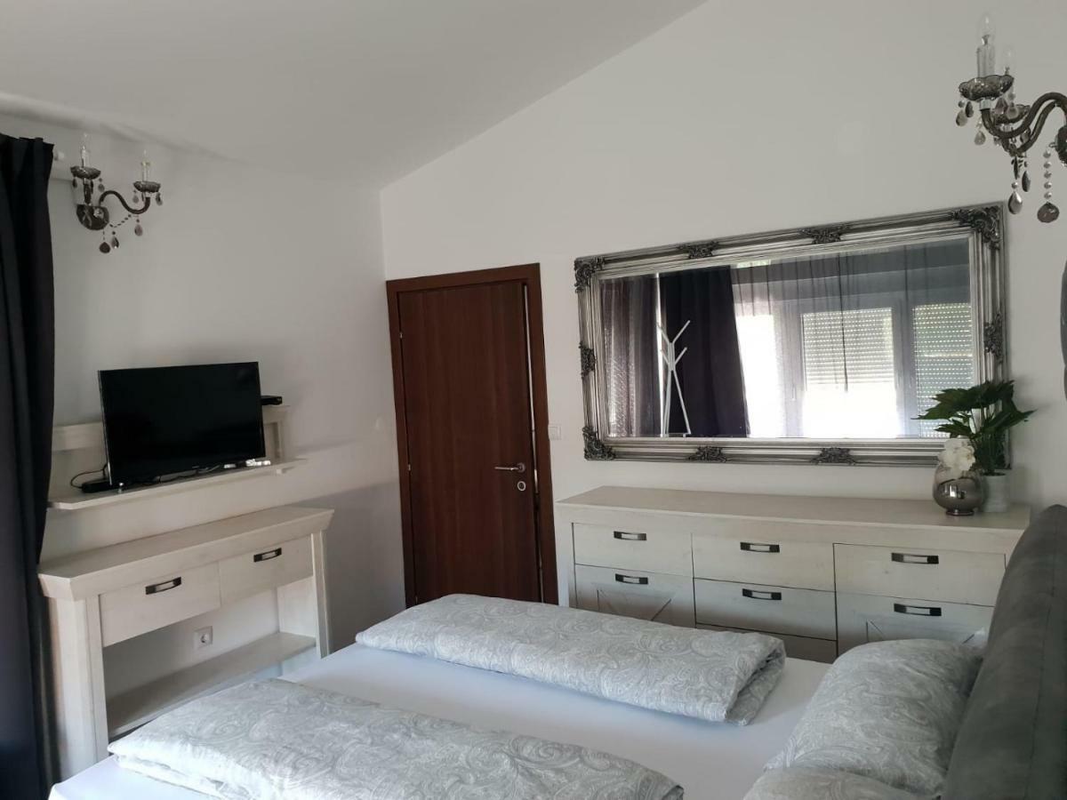 Apartamento Grey Pearl With Free Ev Ch-Station Valbandon Exterior foto